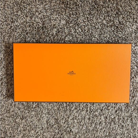 HERMES Gift Box - Picture 3 of 9
